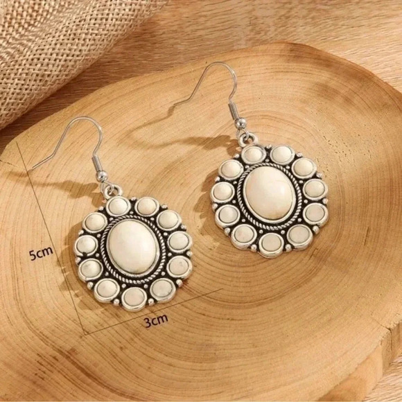 Marbled Ivory Bohemian Earrings - Picture 3 of 4